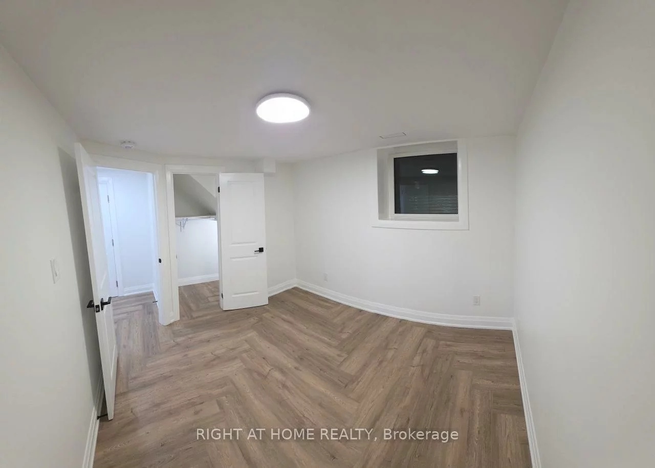 1, Huron, Aurora Heights, Aurora