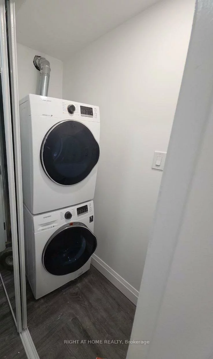 1, Huron, Aurora Heights, Aurora