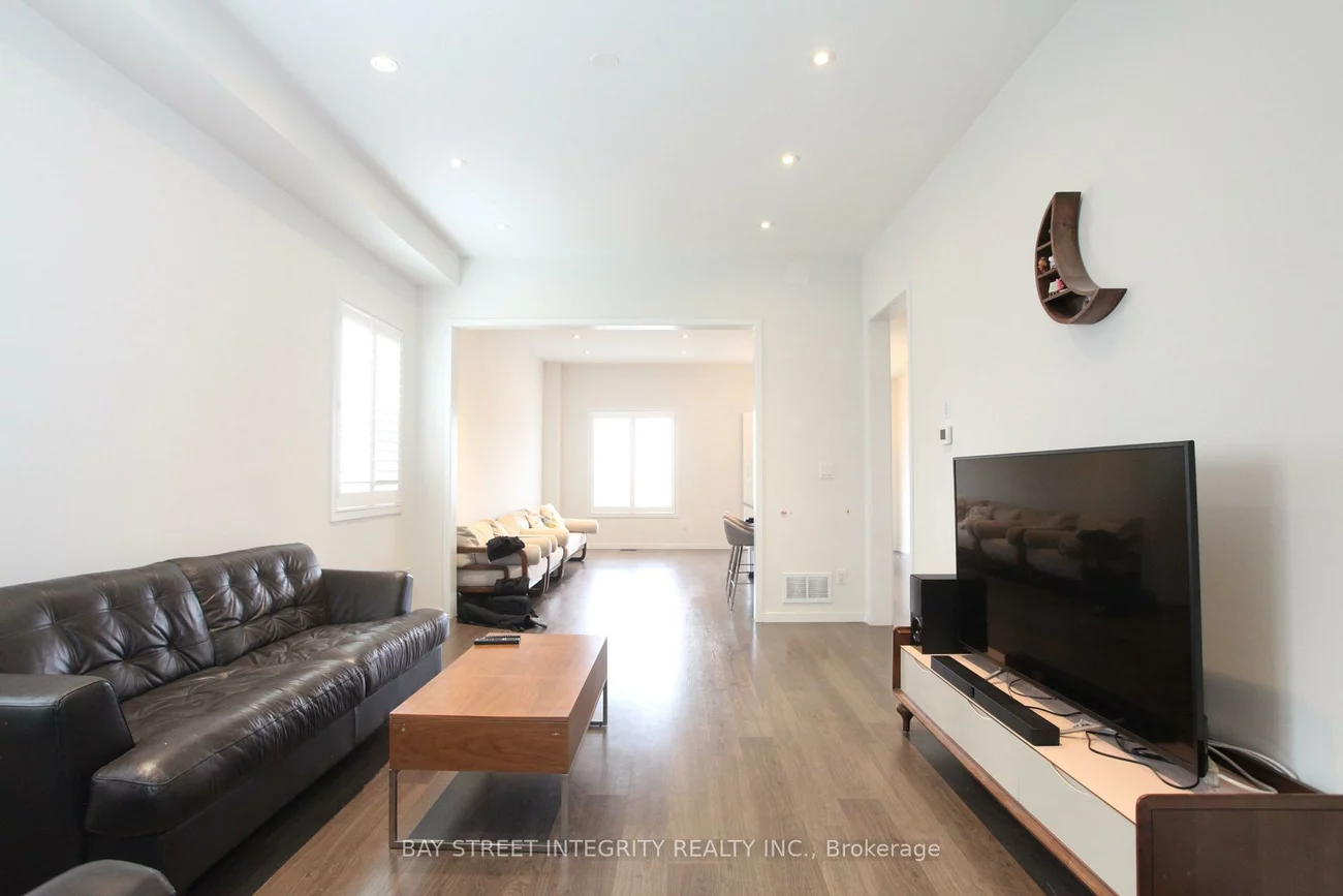 266, Elyse, Bayview Northeast, Aurora