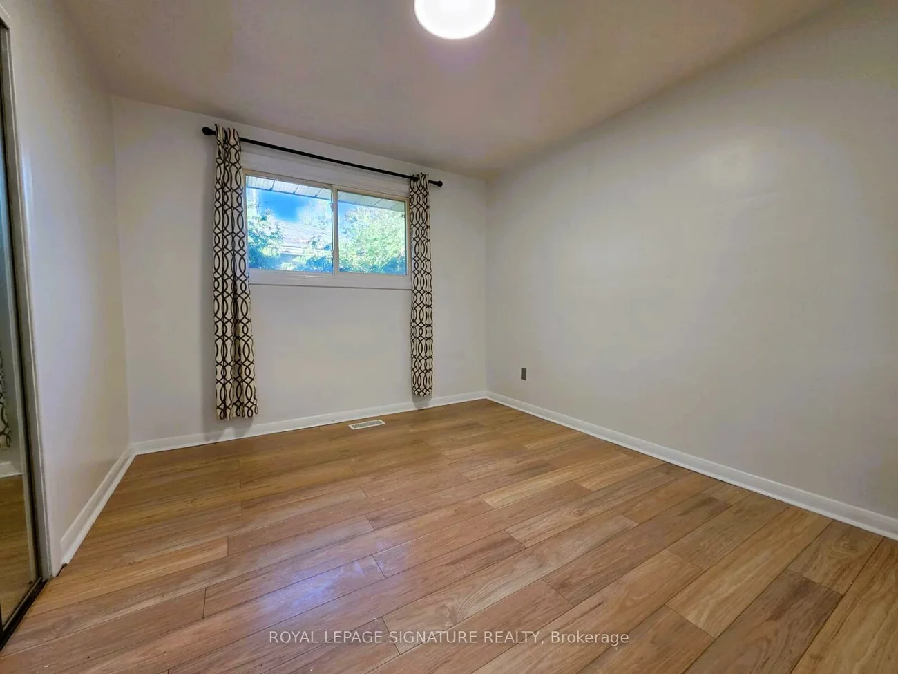 57, Foreht, Aurora Heights, Aurora