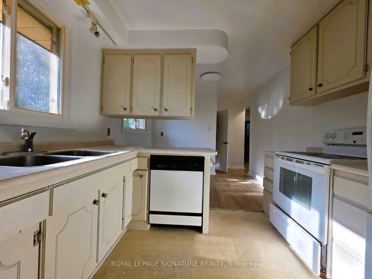 57, Foreht, Aurora Heights, Aurora