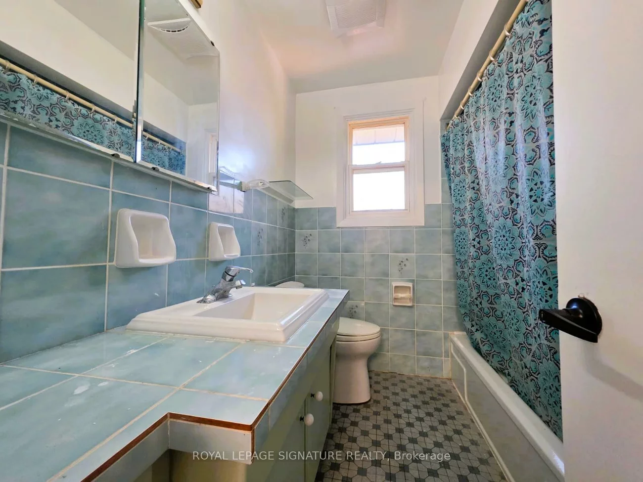 57, Foreht, Aurora Heights, Aurora