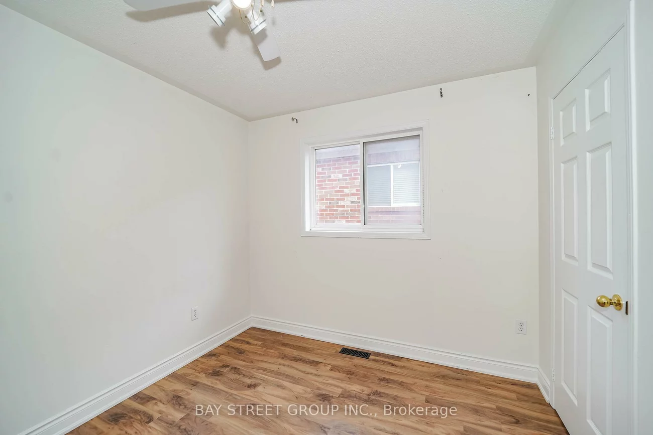 407, Hollandview, Bayview Wellington, Aurora