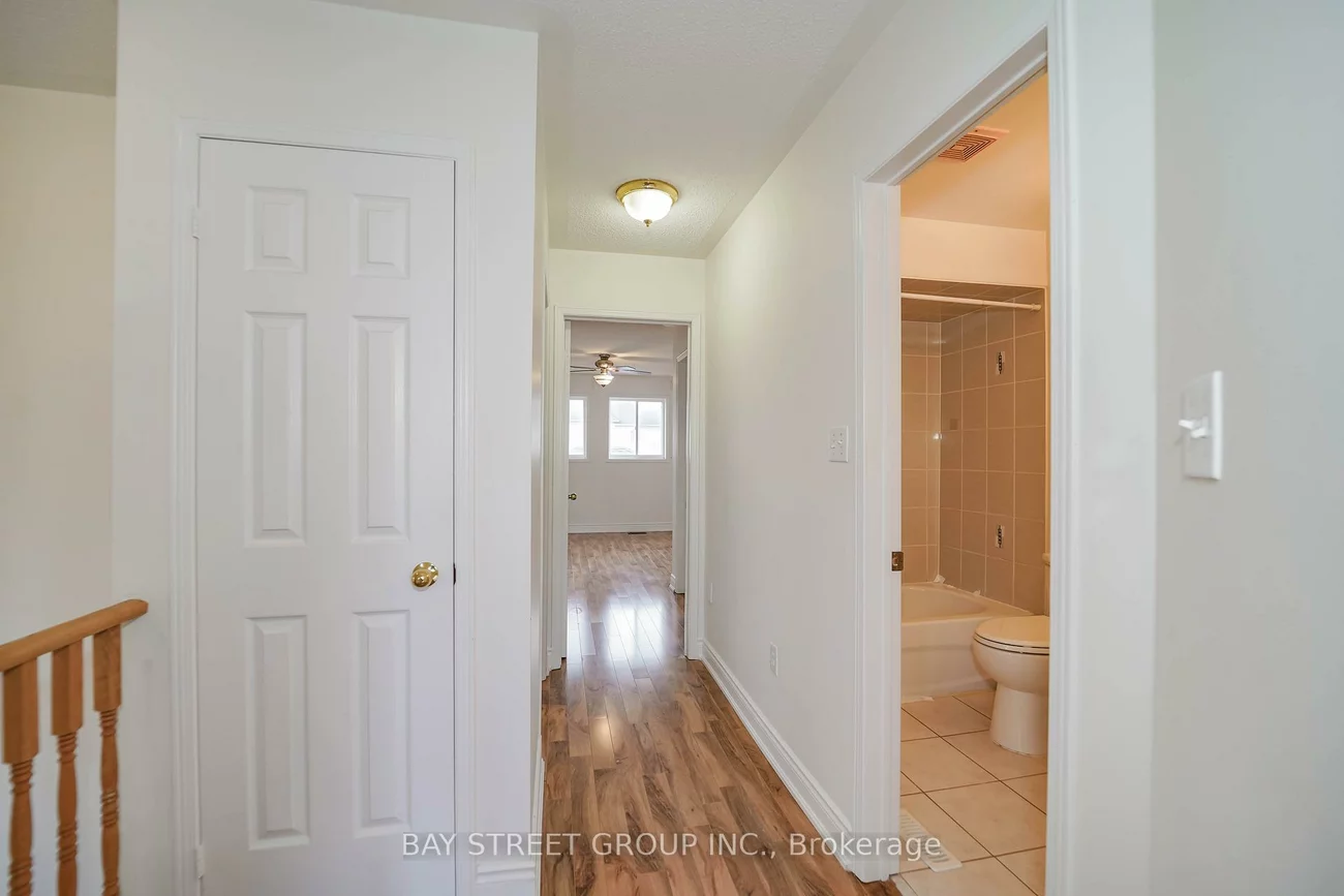 407, Hollandview, Bayview Wellington, Aurora