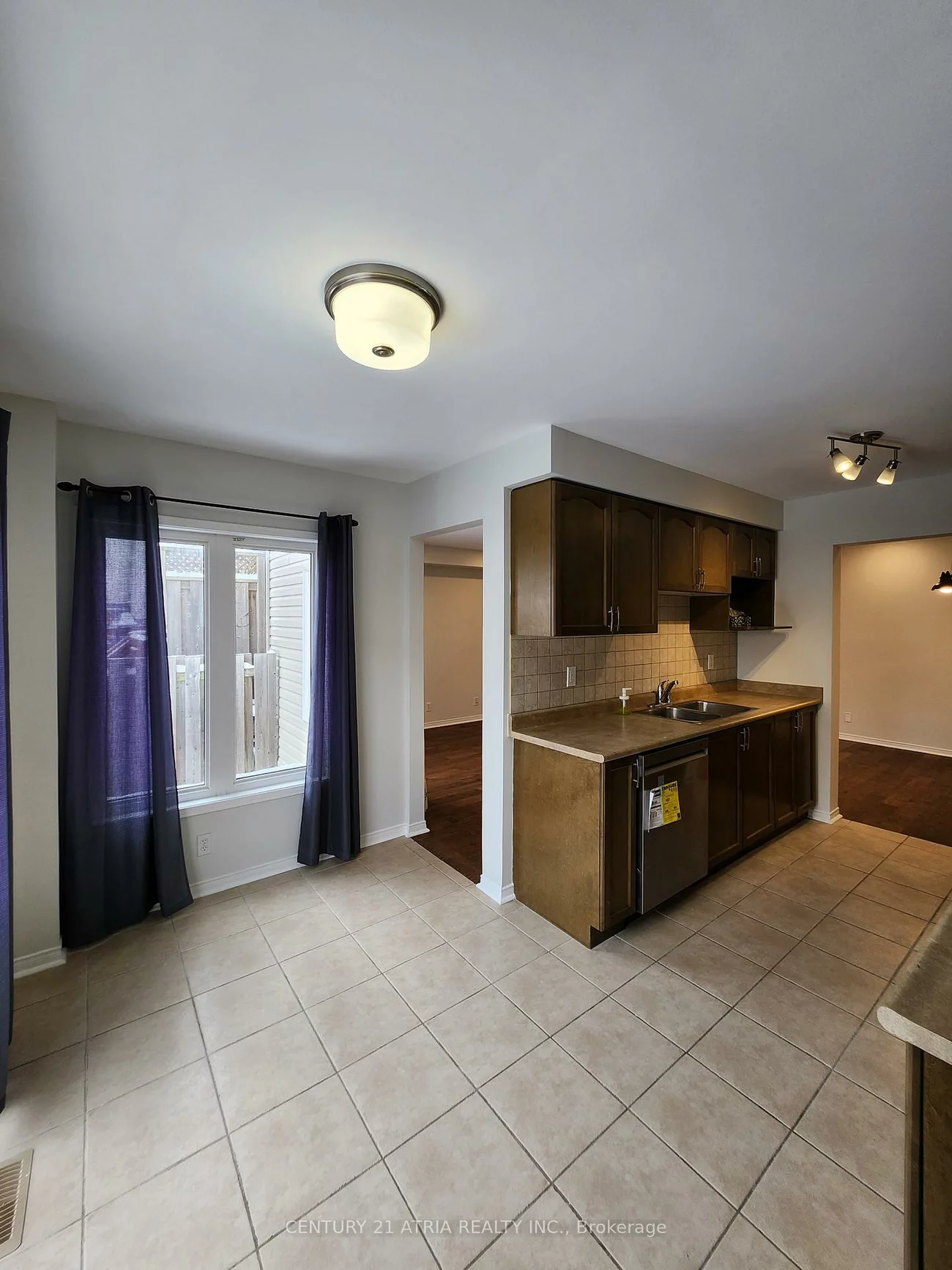 8, Bilbrough, Bayview Northeast, Aurora