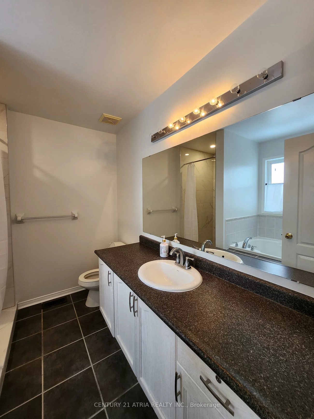 8, Bilbrough, Bayview Northeast, Aurora