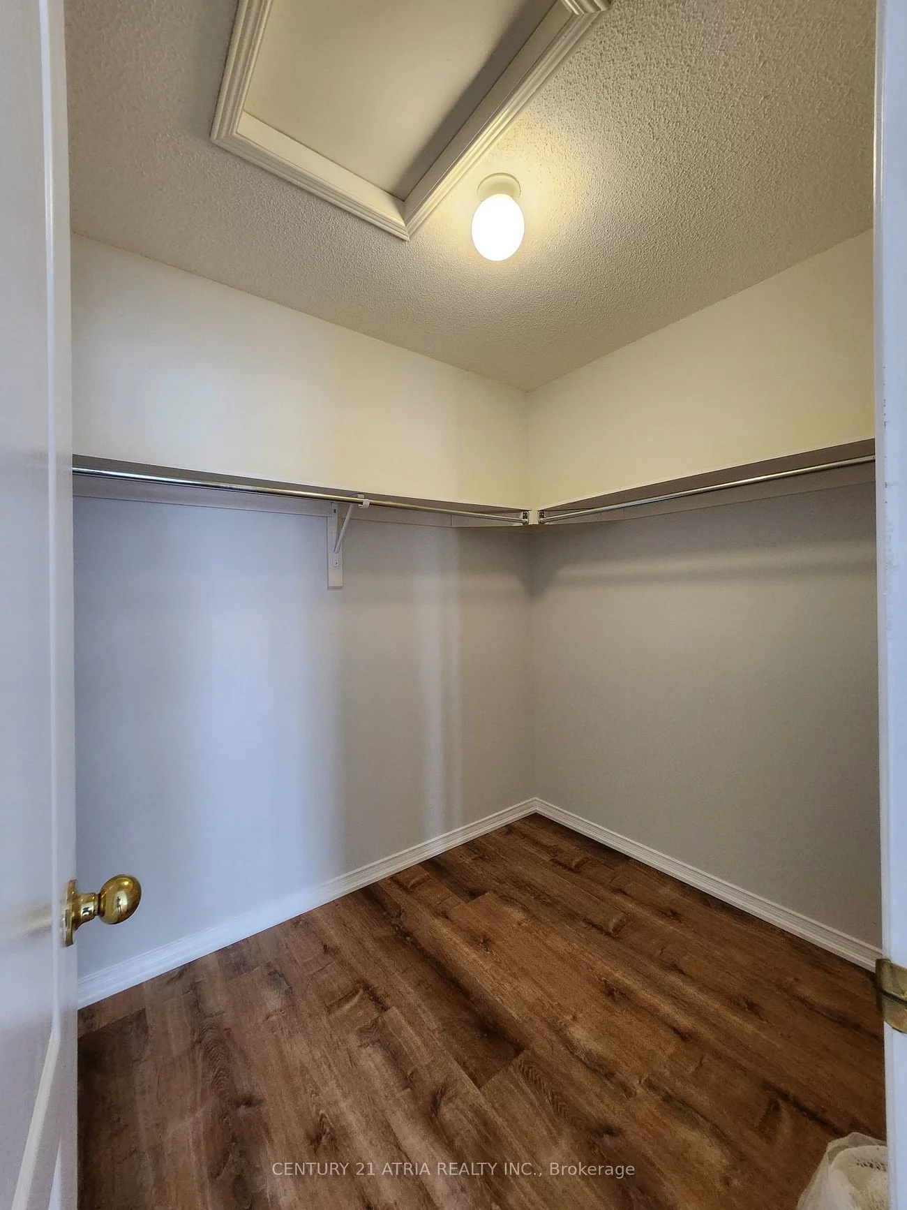 8, Bilbrough, Bayview Northeast, Aurora