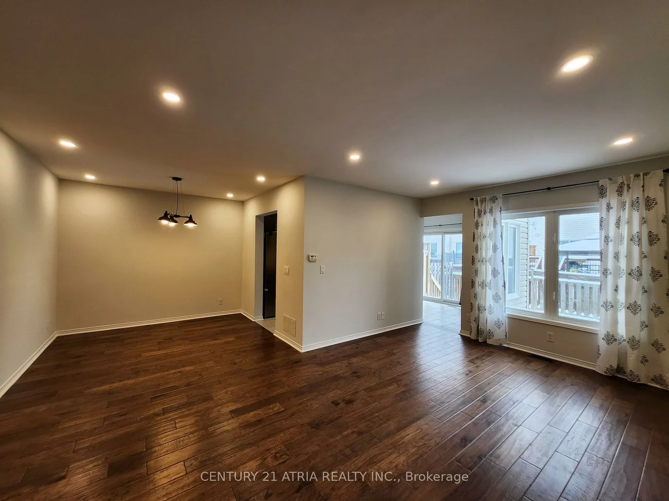 8, Bilbrough, Bayview Northeast, Aurora