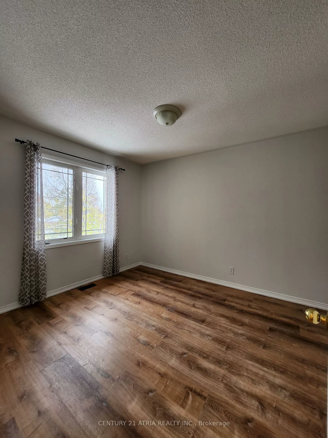 8, Bilbrough, Bayview Northeast, Aurora