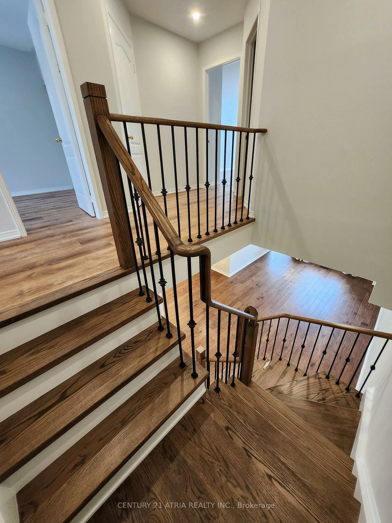 8, Bilbrough, Bayview Northeast, Aurora