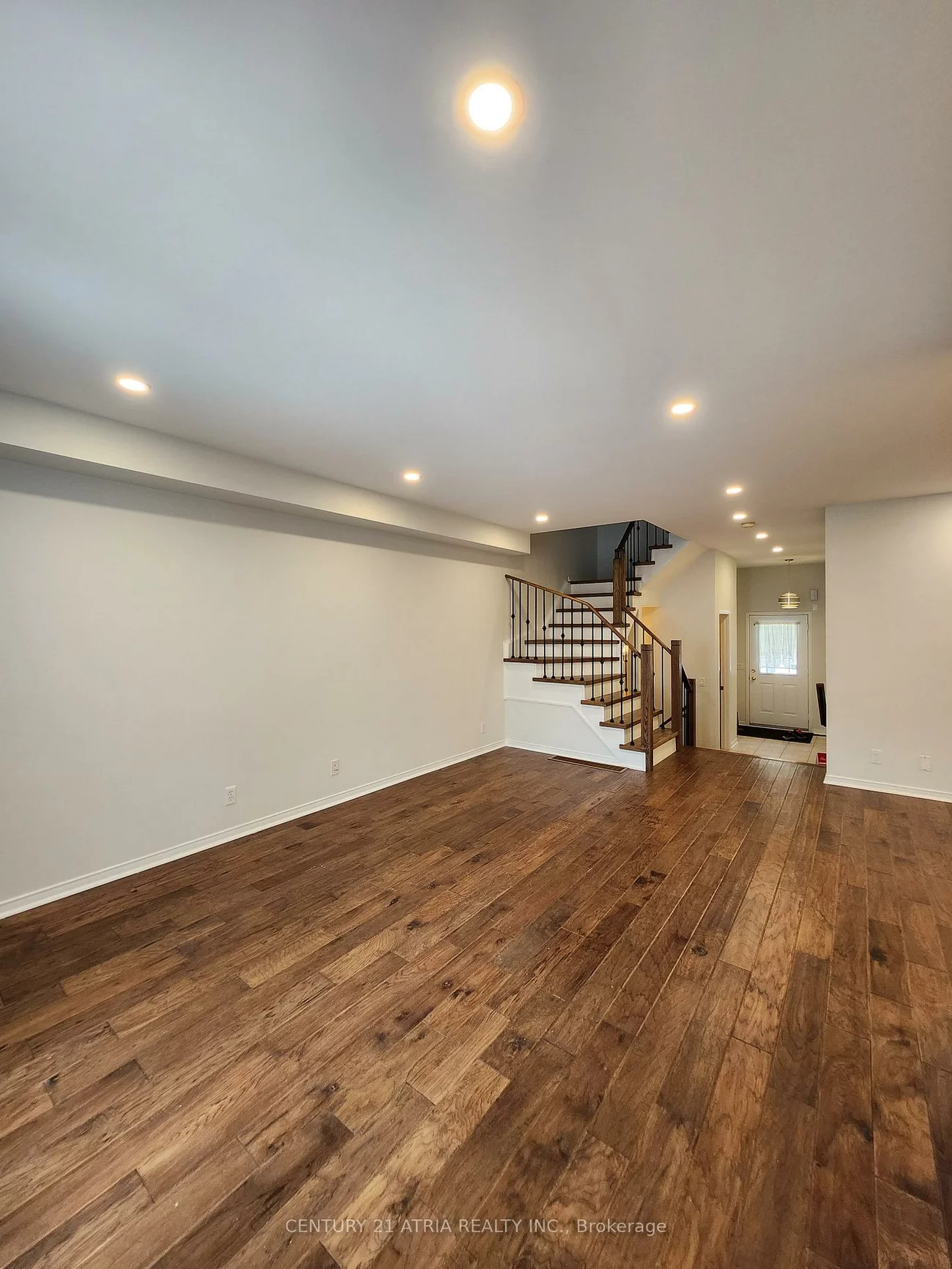 8, Bilbrough, Bayview Northeast, Aurora