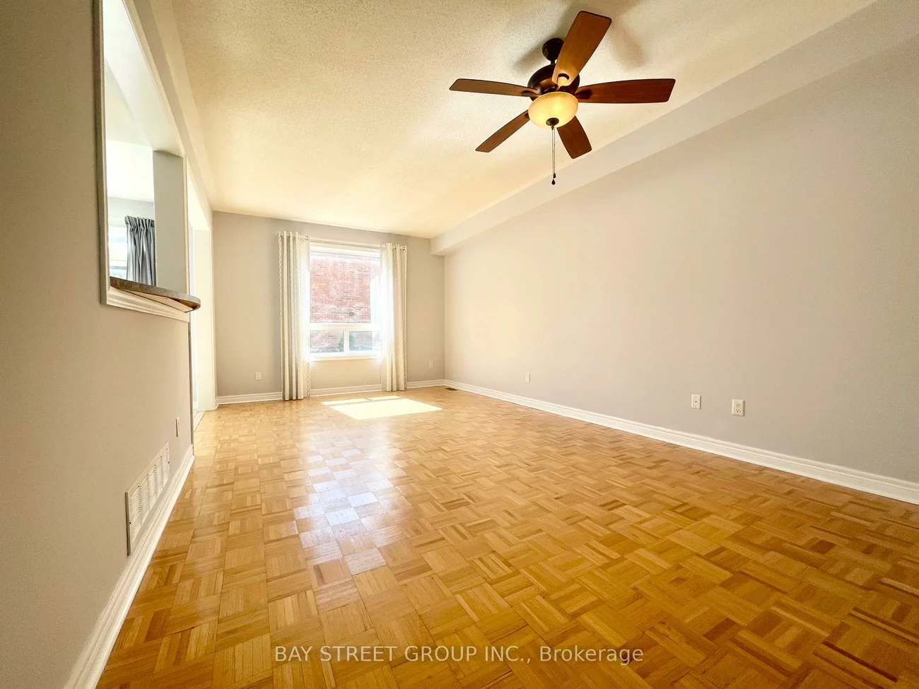 196, Kirkvalley, Bayview Wellington, Aurora