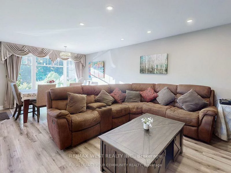 55, Davis, Aurora Highlands, Aurora