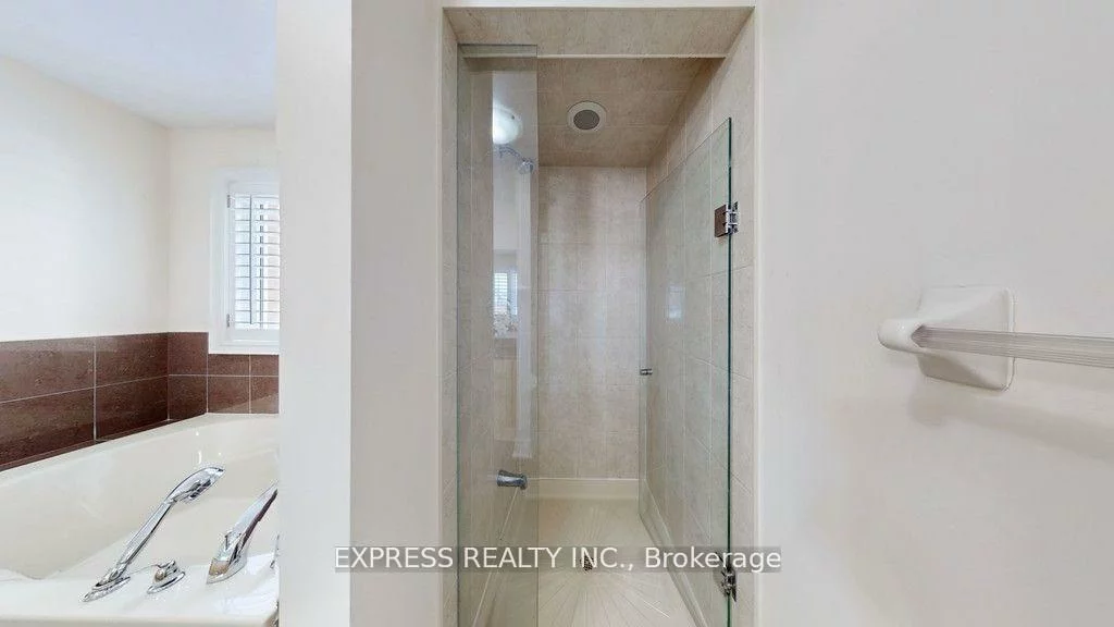 164, Mavrinac, Bayview Northeast, Aurora