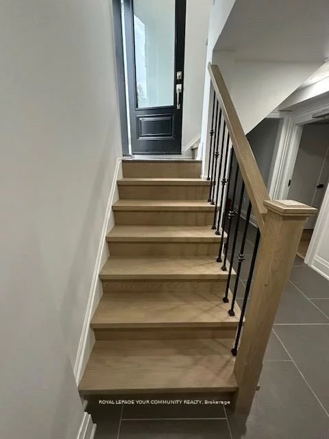 12, Kemano, Aurora Heights, Aurora