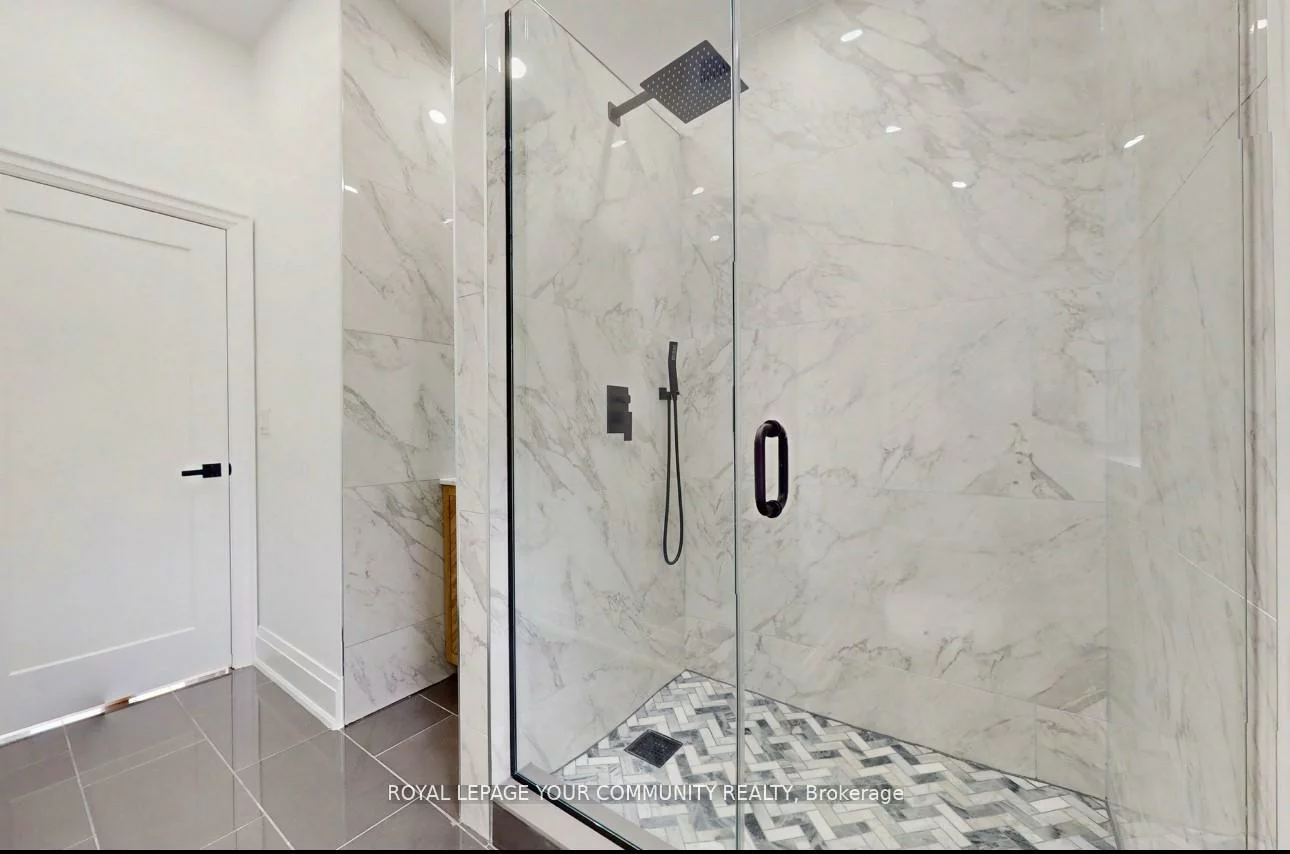 12, Kemano, Aurora Heights, Aurora