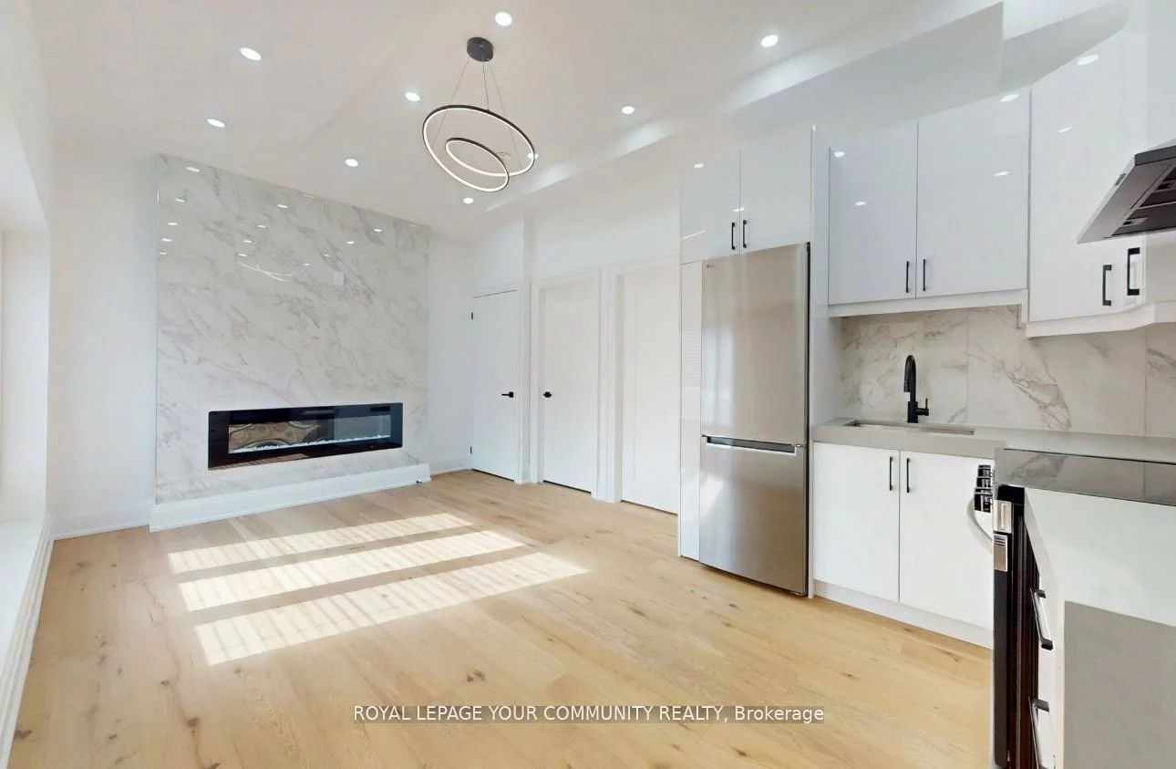 12, Kemano, Aurora Heights, Aurora