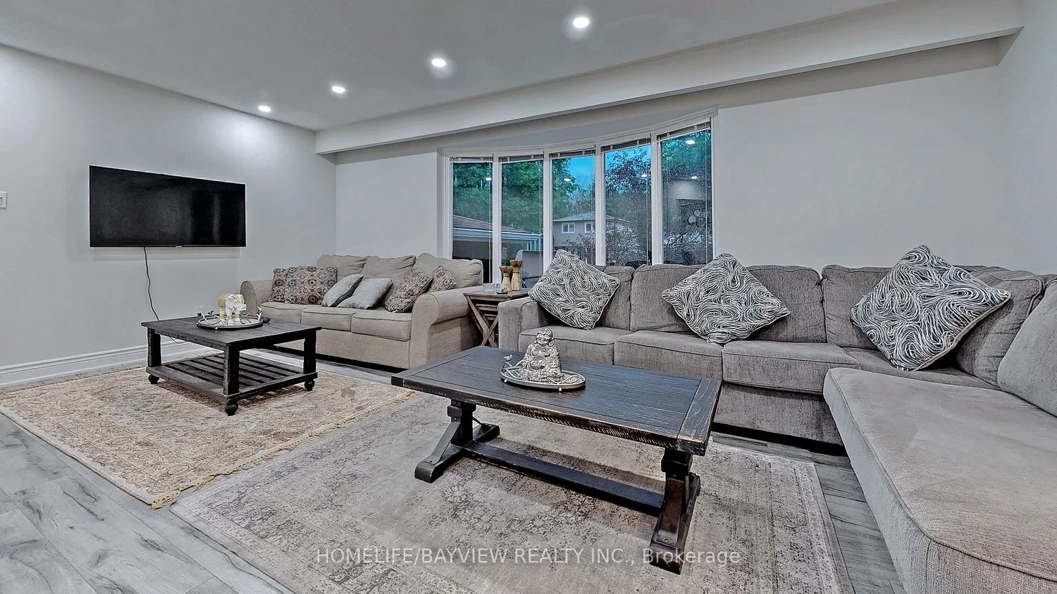 27, Hill, Hills of St Andrew, Aurora