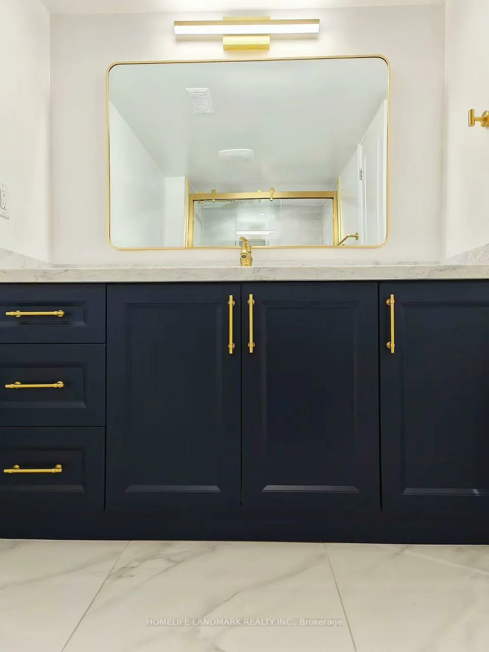 252, Borealis, Bayview Northeast, Aurora