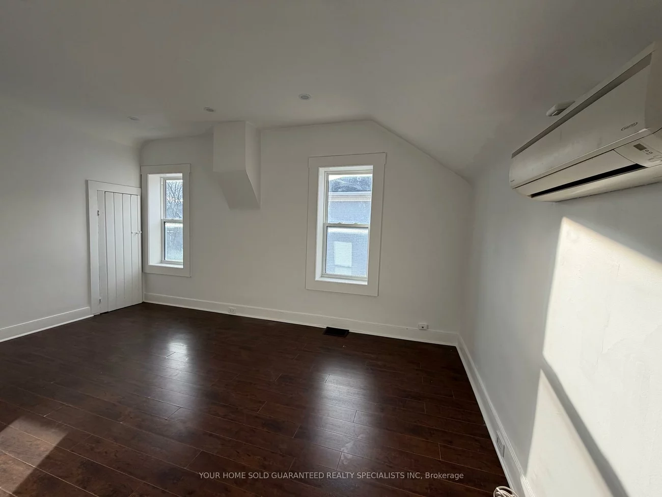 98, Wellington, Aurora Village, Aurora