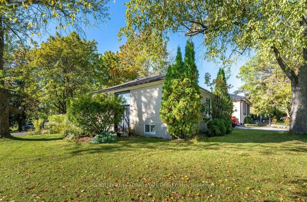 30, FOREHT, Aurora Heights, Aurora