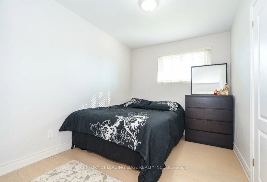 30, FOREHT, Aurora Heights, Aurora