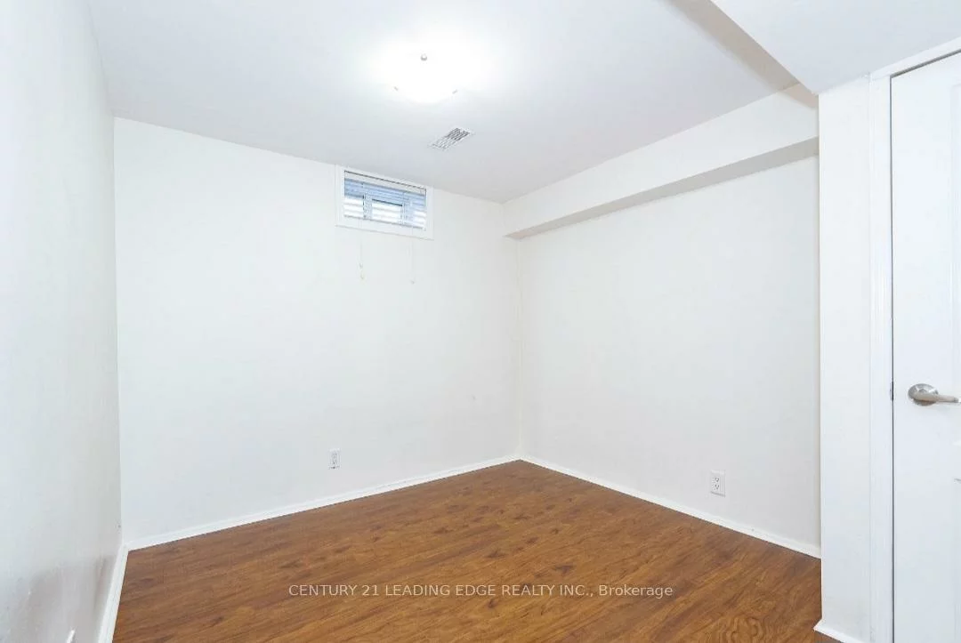 30, FOREHT, Aurora Heights, Aurora