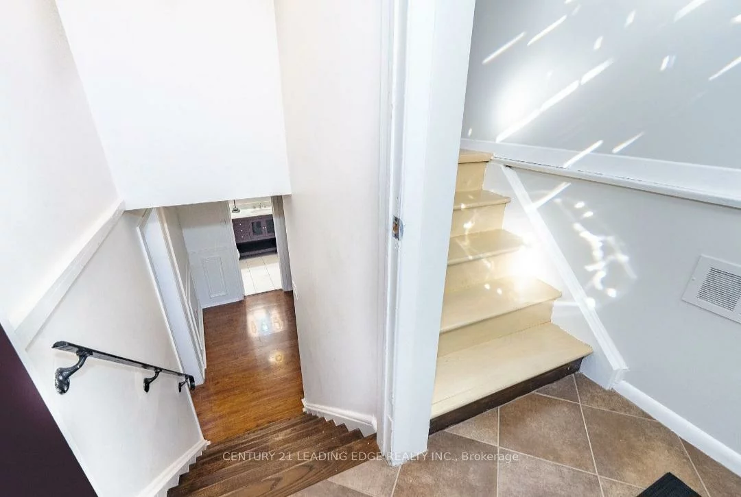 30, FOREHT, Aurora Heights, Aurora