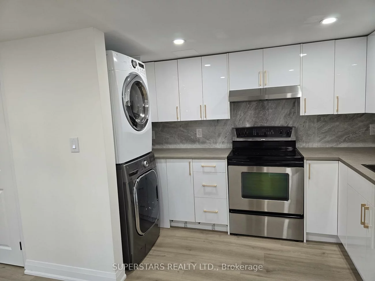 44, Child, Aurora Highlands, Aurora