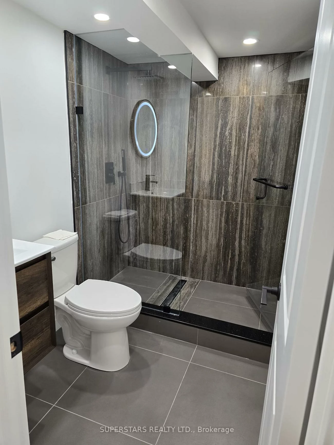 44, Child, Aurora Highlands, Aurora