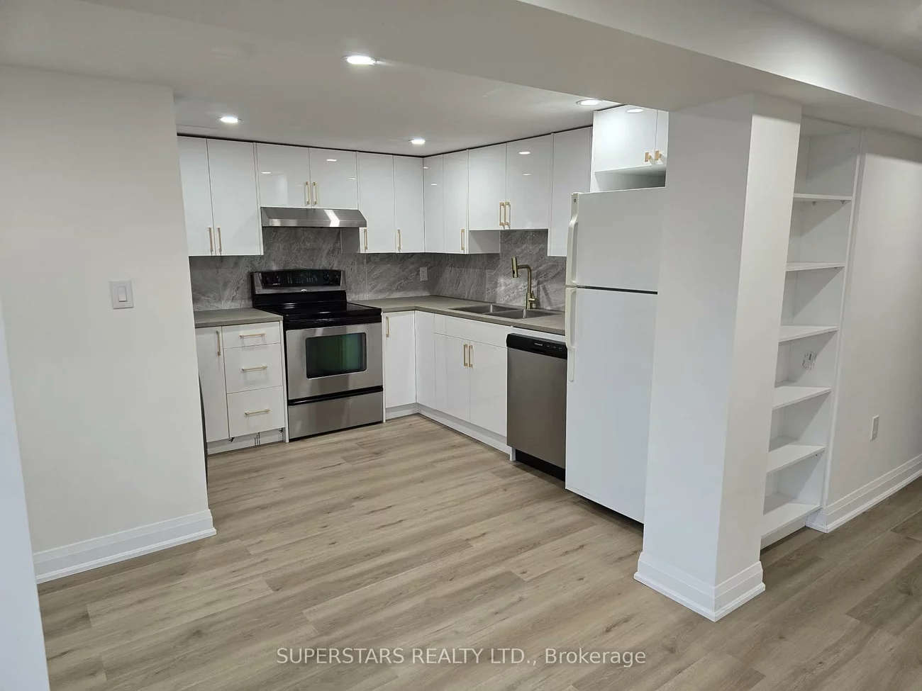 44, Child, Aurora Highlands, Aurora