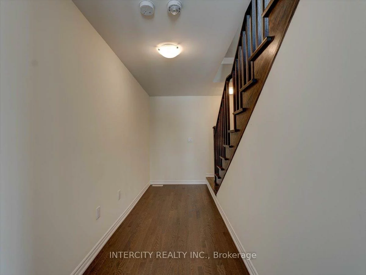 22, Griffith, Bayview Northeast, Aurora