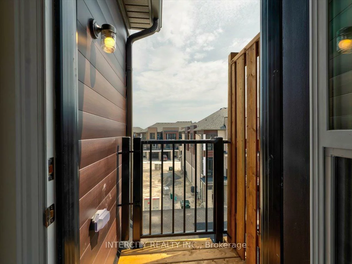 22, Griffith, Bayview Northeast, Aurora