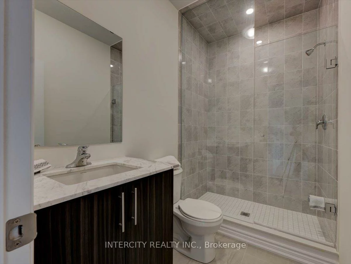 22, Griffith, Bayview Northeast, Aurora