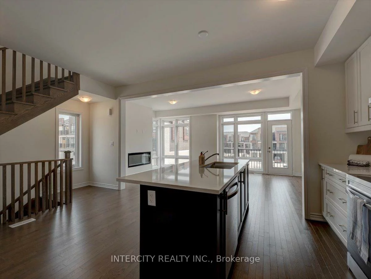 22, Griffith, Bayview Northeast, Aurora