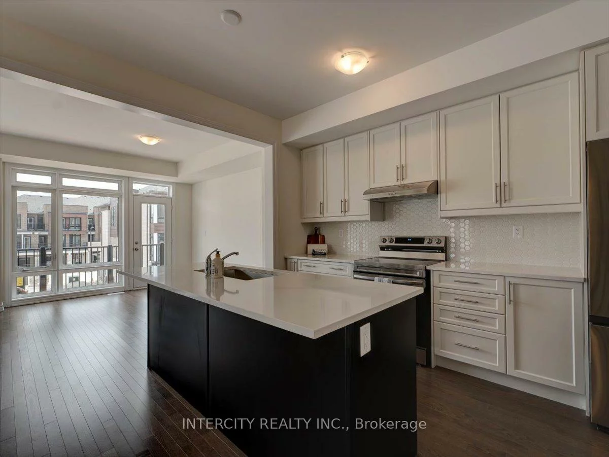 22, Griffith, Bayview Northeast, Aurora