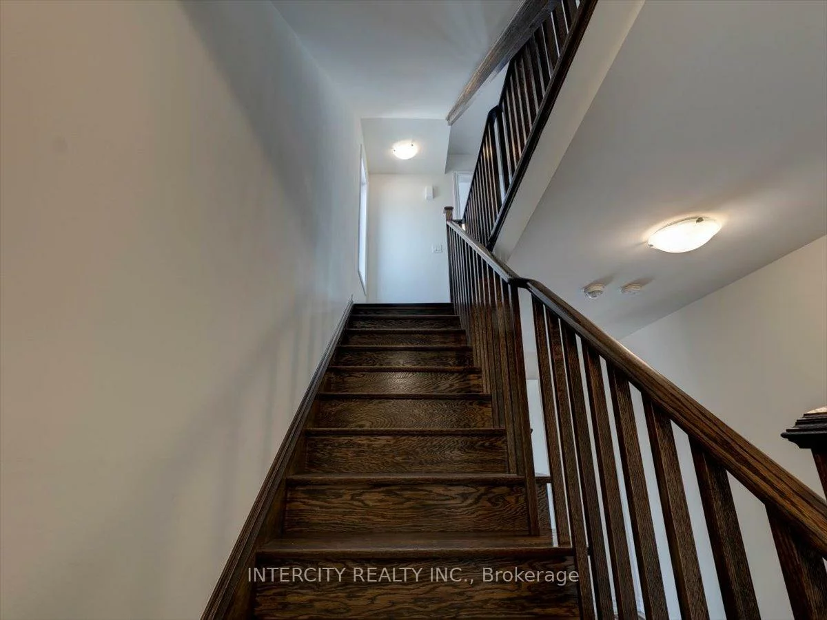 22, Griffith, Bayview Northeast, Aurora