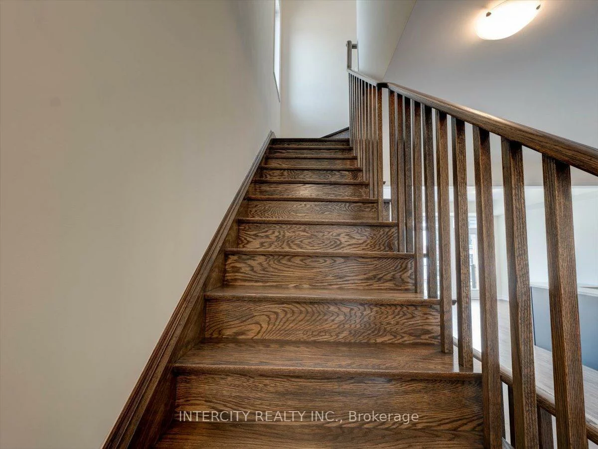 22, Griffith, Bayview Northeast, Aurora