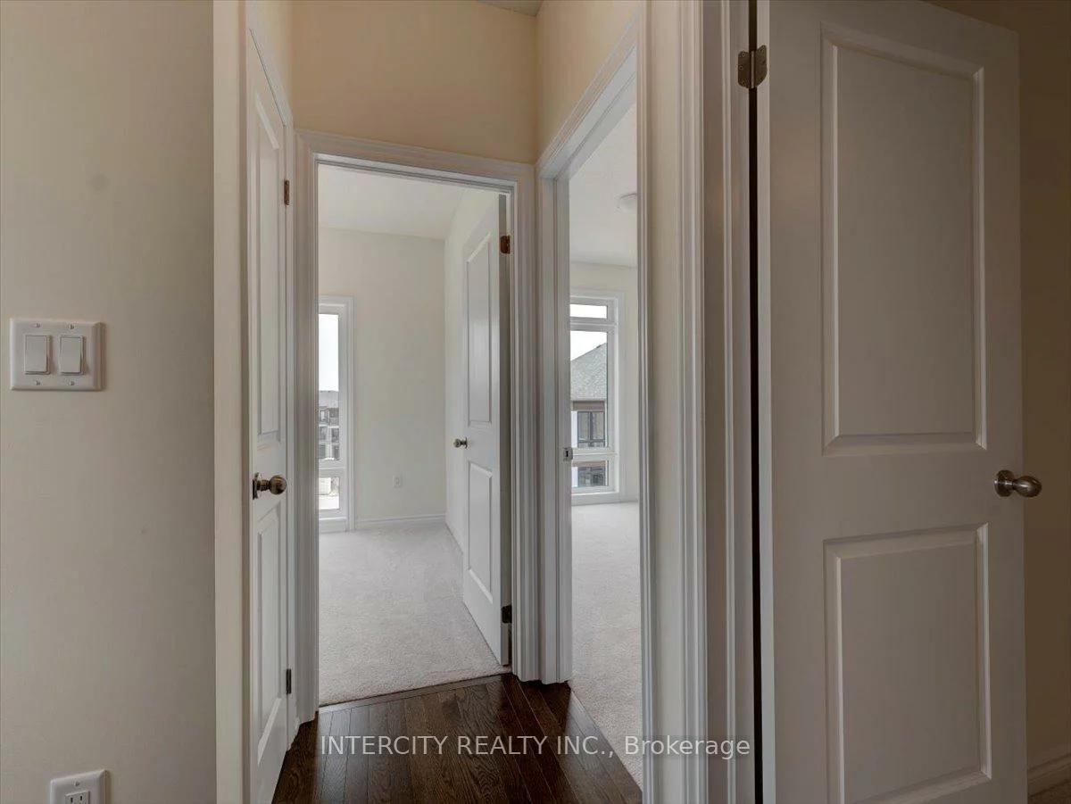 22, Griffith, Bayview Northeast, Aurora