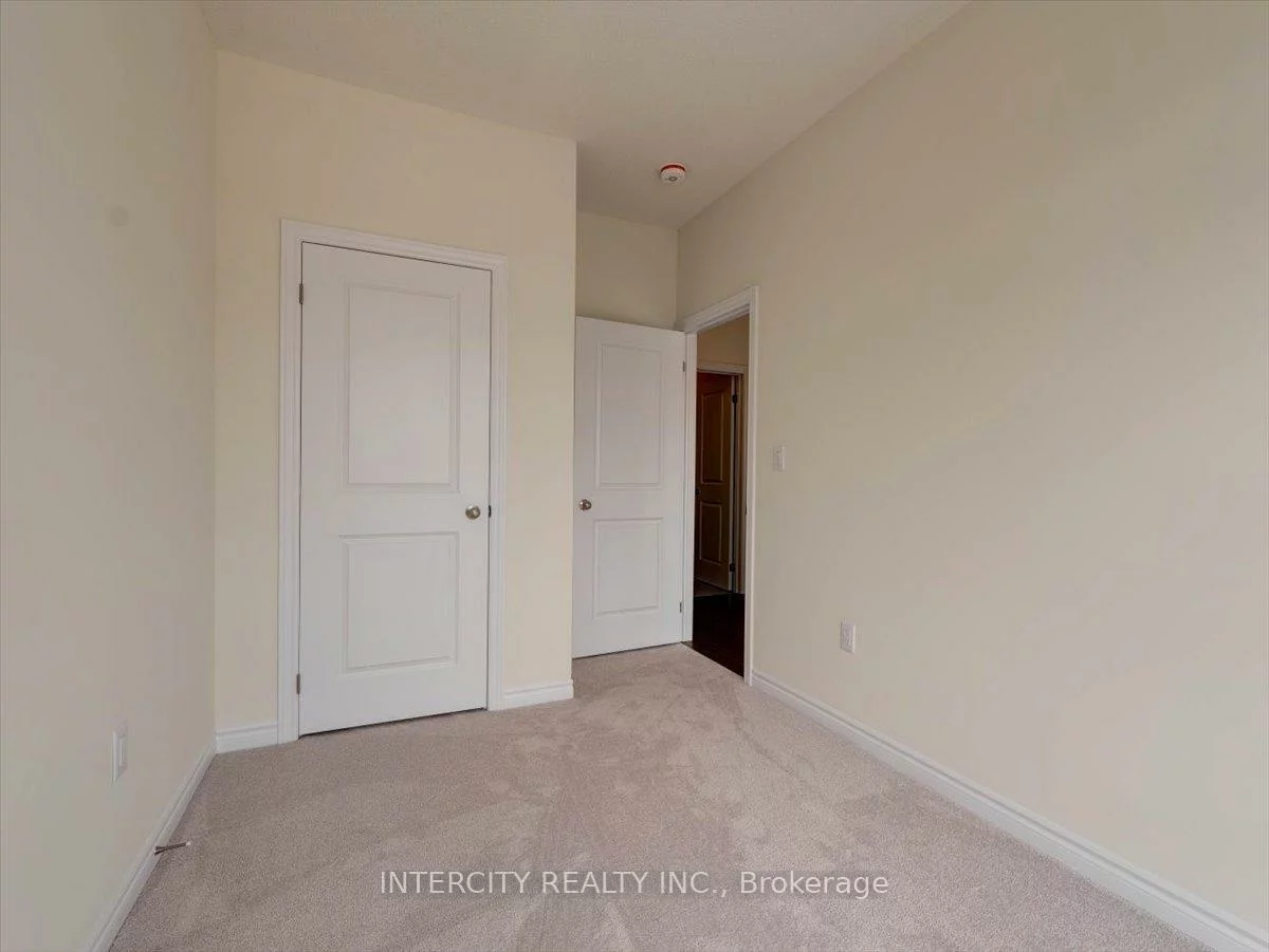 22, Griffith, Bayview Northeast, Aurora