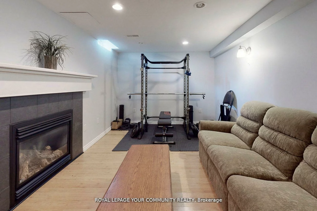 520, Stone, Aurora Grove, Aurora