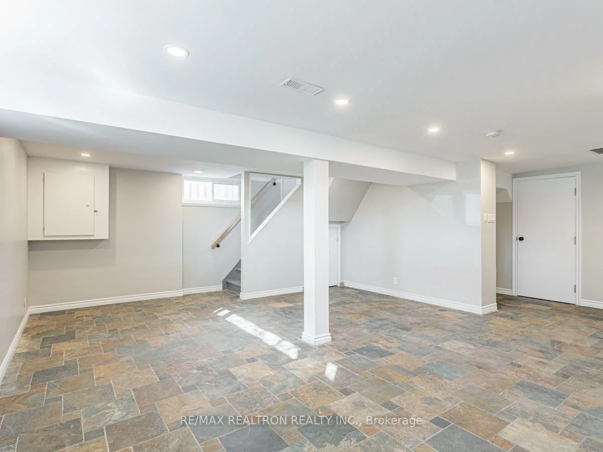 72B, Dunning, Aurora Village, Aurora