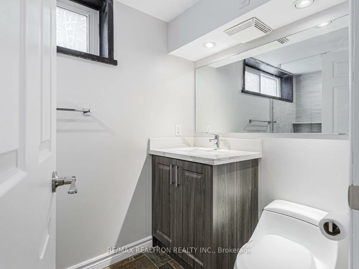 72B, Dunning, Aurora Village, Aurora