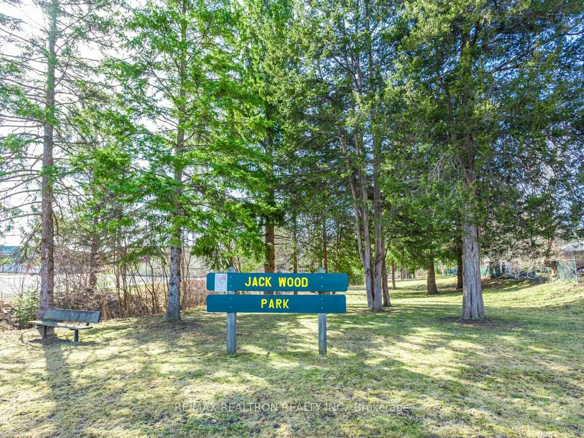 72B, Dunning, Aurora Village, Aurora