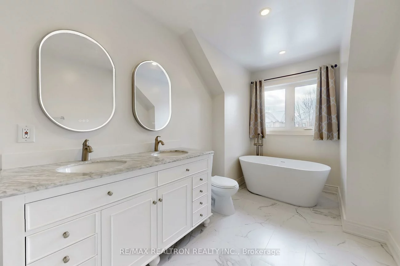 70, Earl Stewart, Bayview Wellington, Aurora