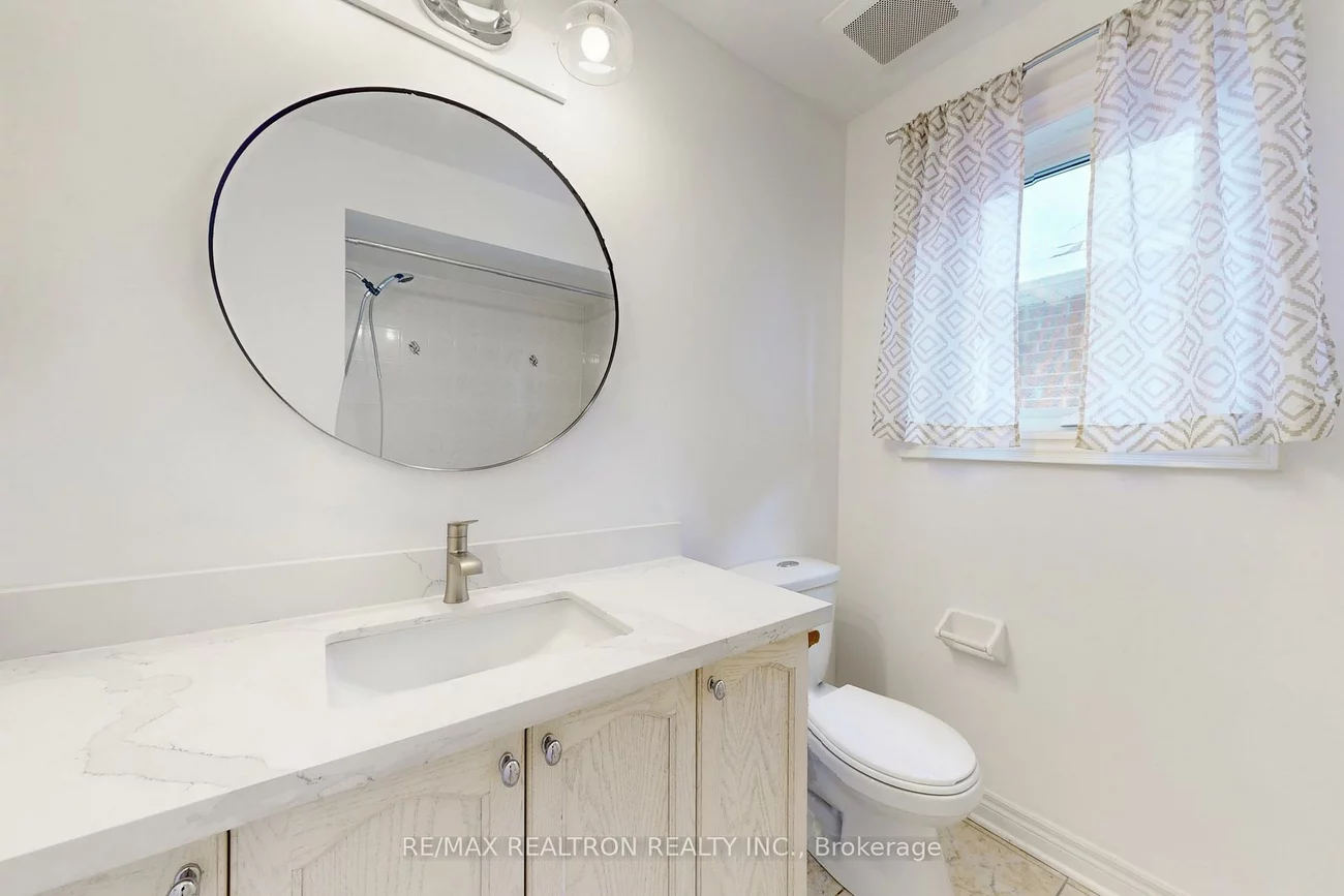 70, Earl Stewart, Bayview Wellington, Aurora