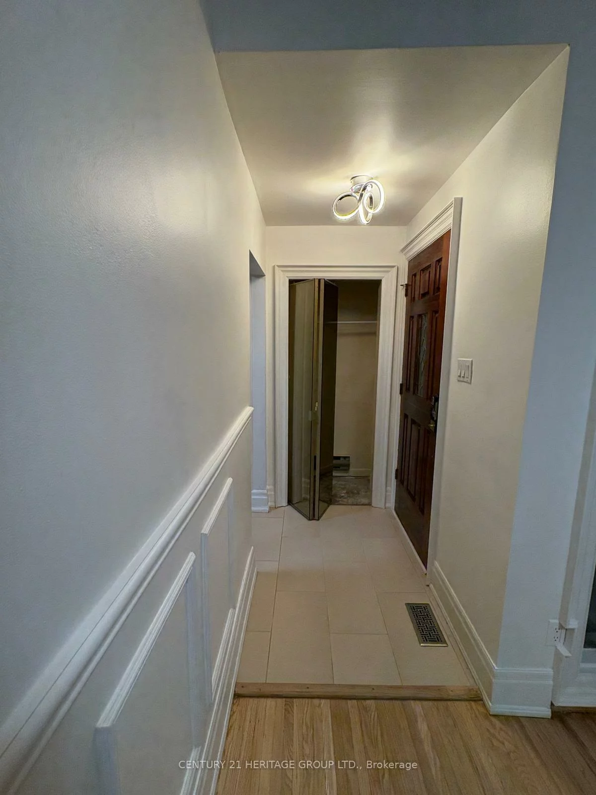 9, Dunham, Aurora Heights, Aurora