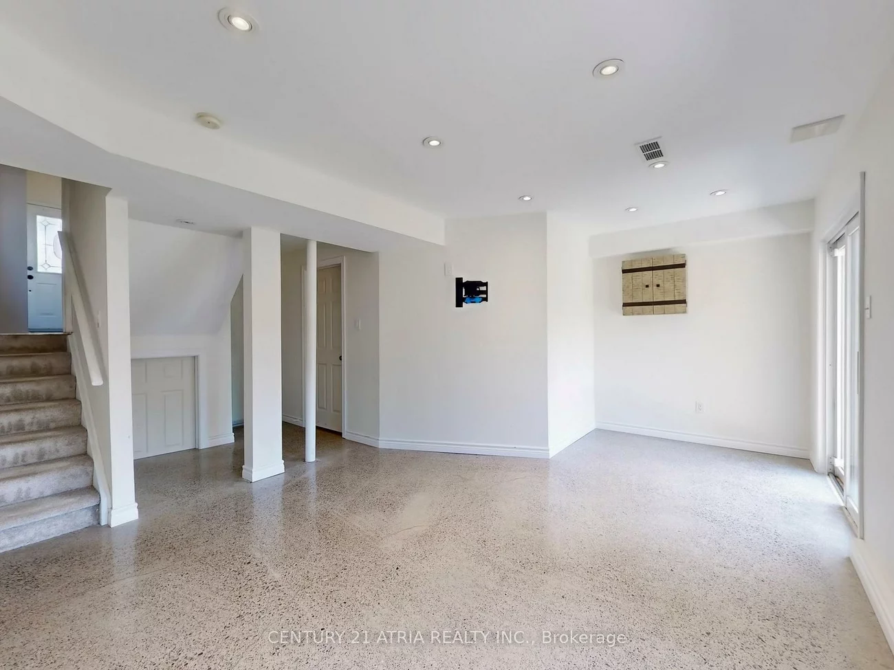 16, Stiles, Bayview Wellington, Aurora