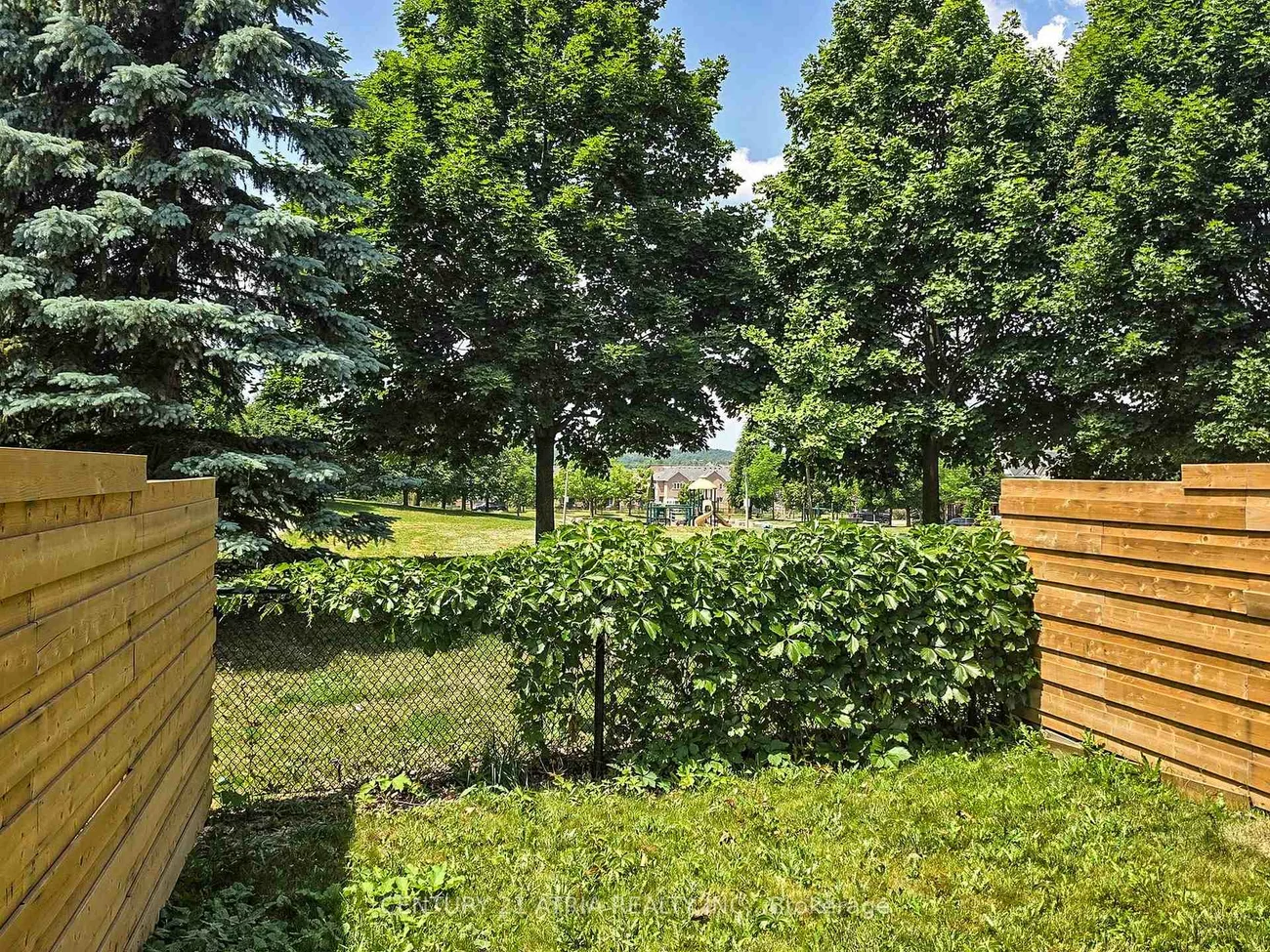 16, Stiles, Bayview Wellington, Aurora