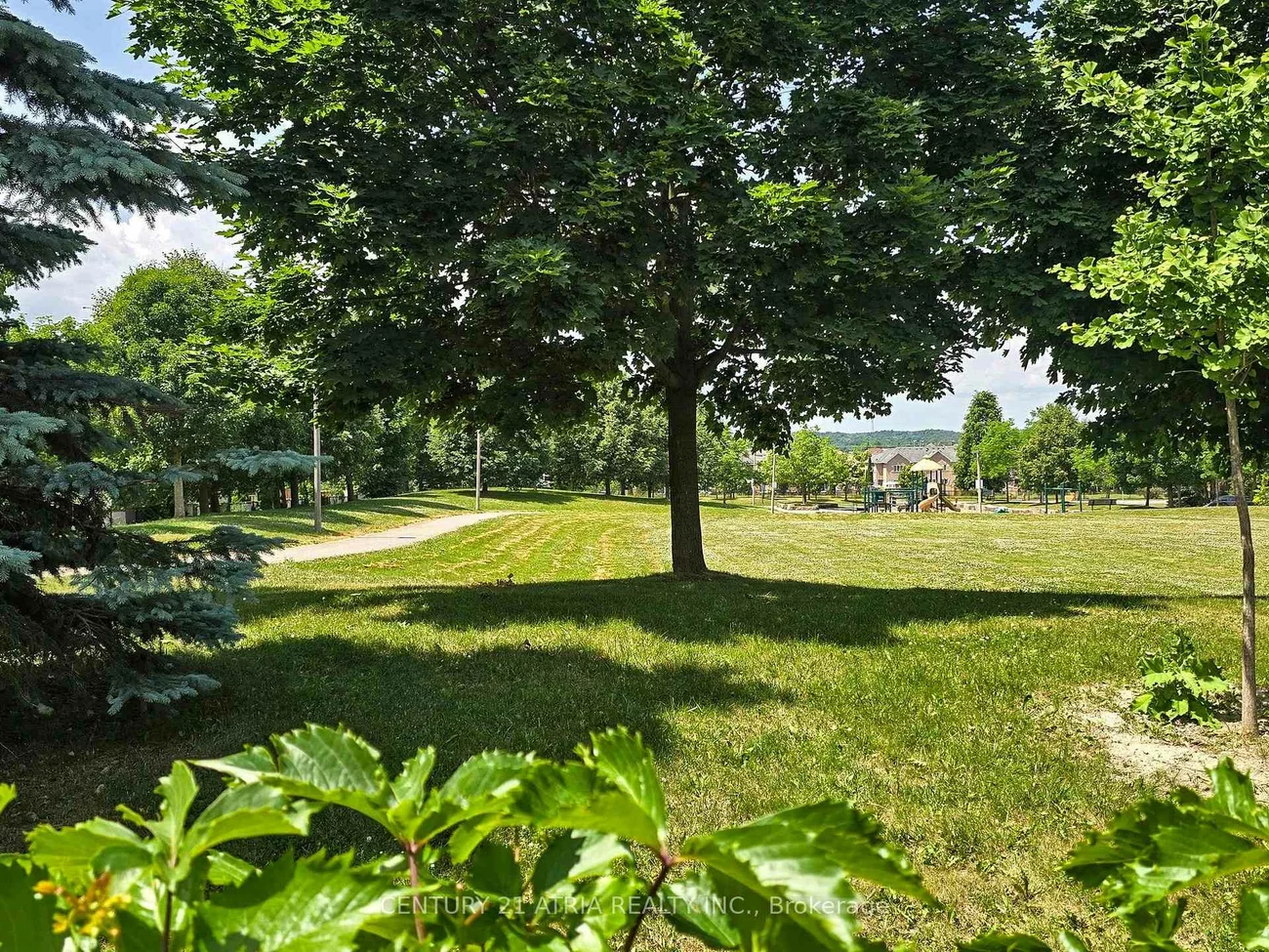 16, Stiles, Bayview Wellington, Aurora